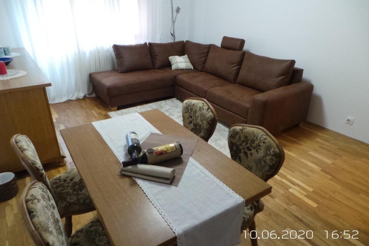 Walk Apartment Вуковар Екстериор снимка