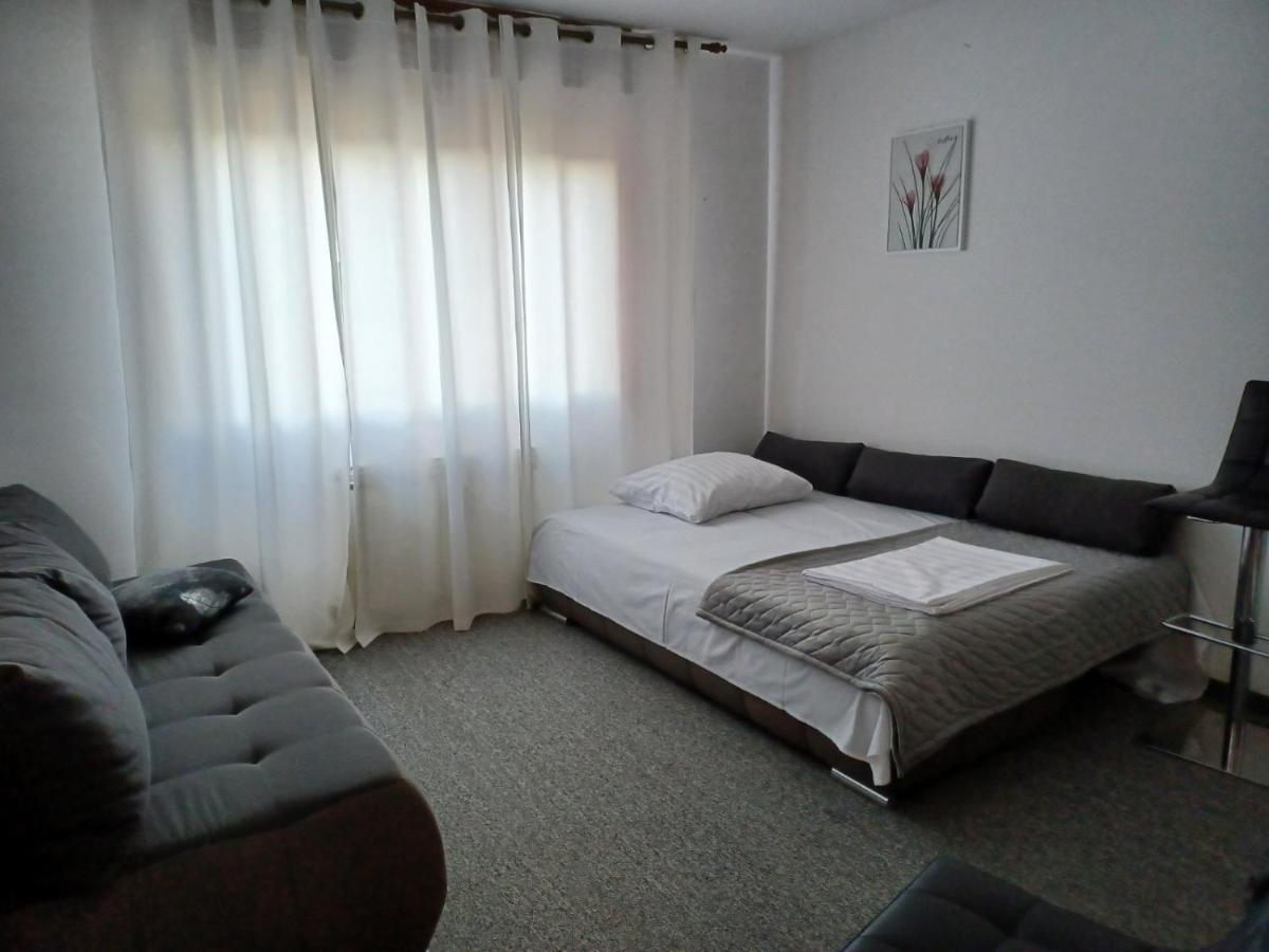 Walk Apartment Вуковар Екстериор снимка