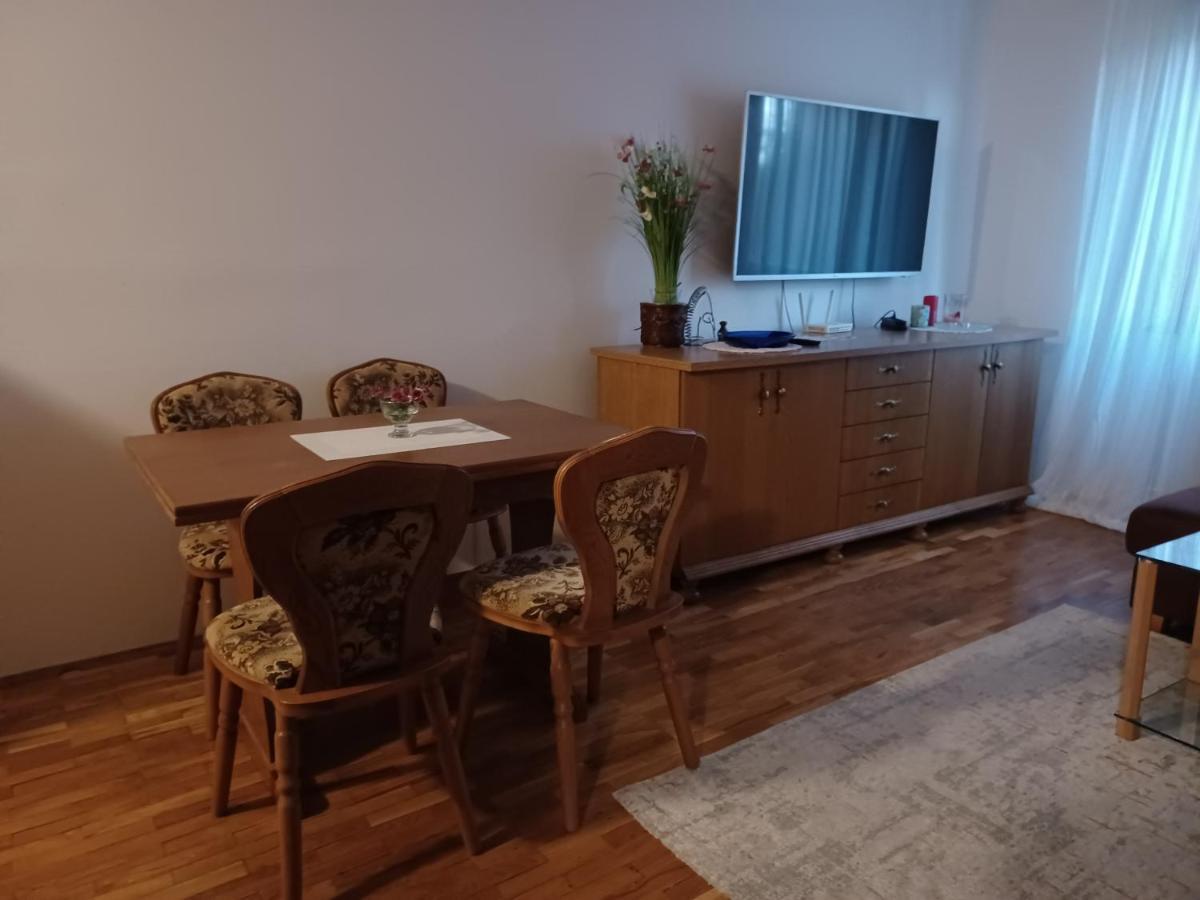 Walk Apartment Вуковар Екстериор снимка